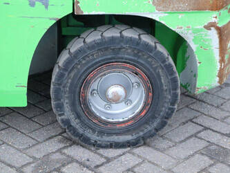 2015-cesab-m330d-1439473-46417969