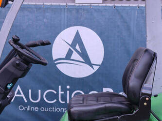 2015-cesab-m330d-1439473-46417975