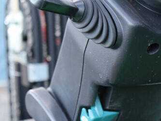 2015-cesab-m330d-1439473-46417979