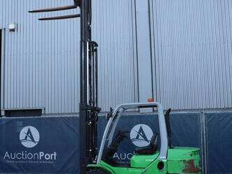 2015-cesab-m330d-1439473-46417991