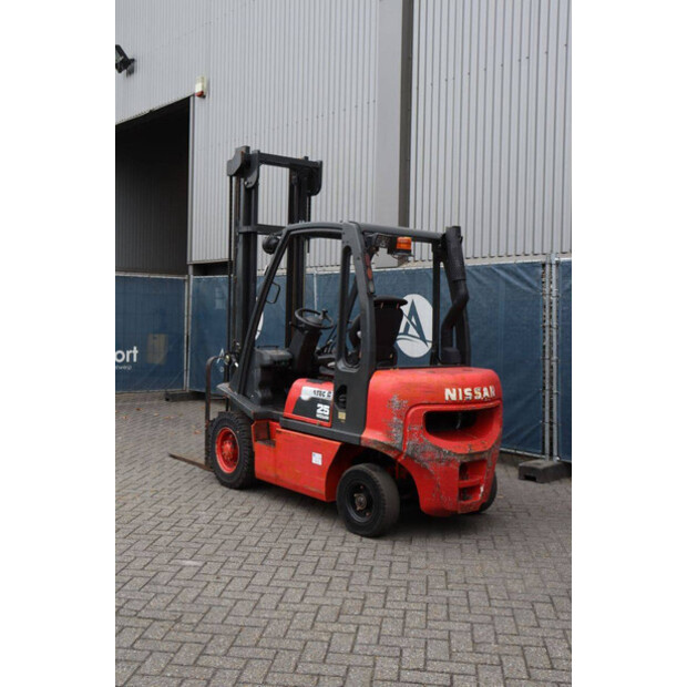 NISSAN FD02A25Q-46417996