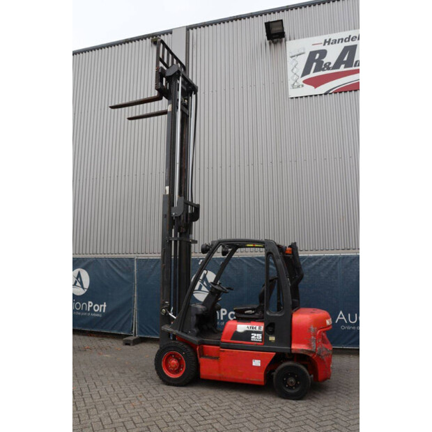 NISSAN FD02A25Q-46418029