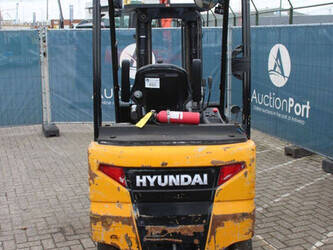 2019-hyundai-25b-9-1439475-46418034