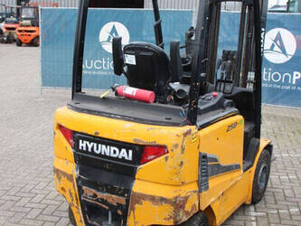 2019-hyundai-25b-9-1439475-46418035