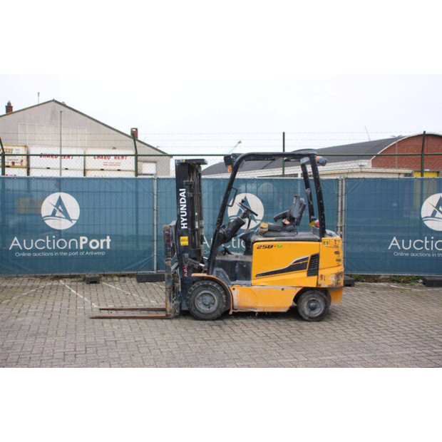 2019 هيونداي 25B-9-46418059