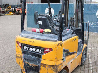 2019-hyundai-25b-9-1439476-46418062