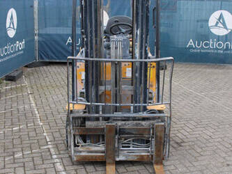 2019-hyundai-25b-9-1439476-46418064