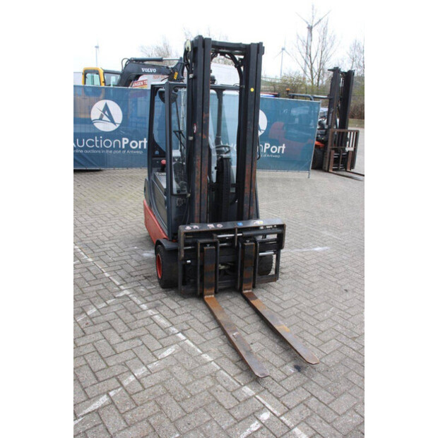 2004 ليندي E18C-02-46418154