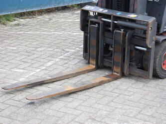 2004-linde-e18c-02-1439481-46418157