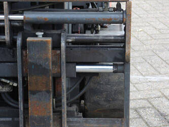 2004-linde-e18c-02-1439481-46418159