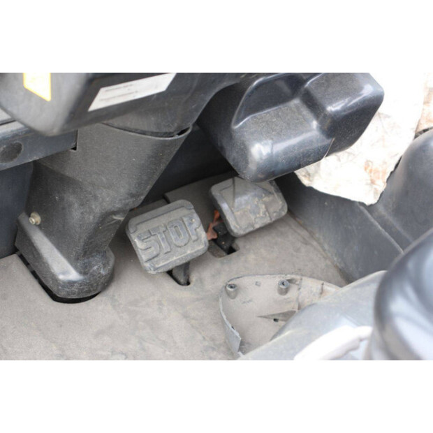 2004 ليندي E18C-02-46418169