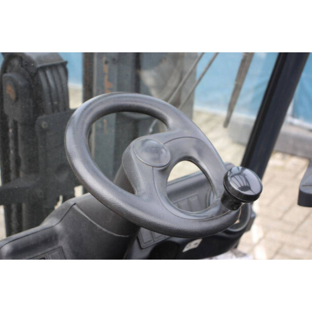 2004 ليندي E18C-02-46418170