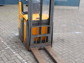 jungheinrich-efg-220-46418242