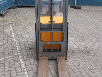 jungheinrich-efg-220-46418243