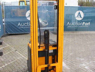 2012-jungheinrich-erc214-46418281