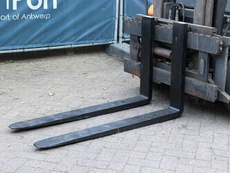 2003-still-r70-40-1439499-46418565