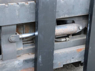 2003-still-r70-40-1439499-46418567