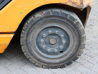 2003-still-r70-40-1439499-46418572