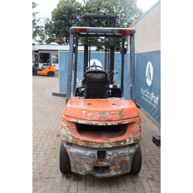 2002 Toyota 02-7FDF30-46418634