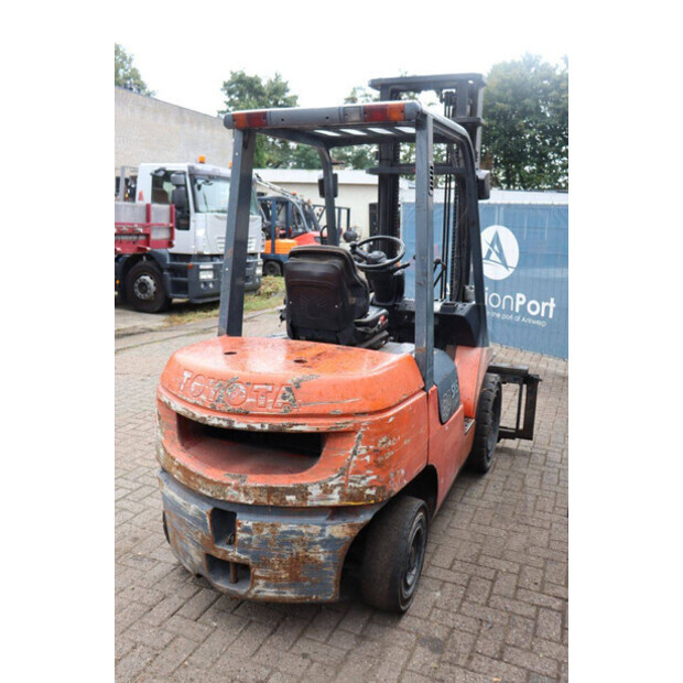 2002 Toyota 02-7FDF30-46418635