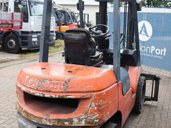 2002-toyota-02-7fdf30-1439501-46418635