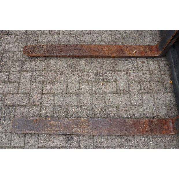 2002 Toyota 02-7FDF30-46418640