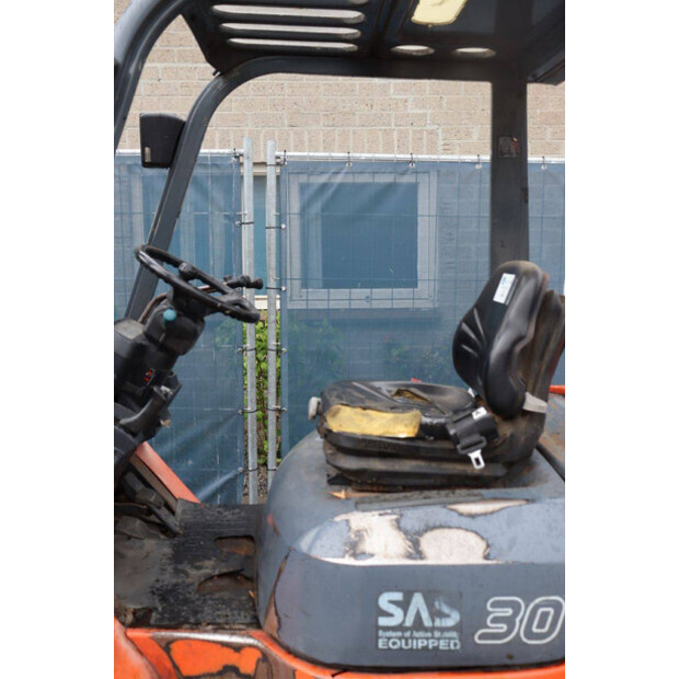 2002 Toyota 02-7FDF30-46418651