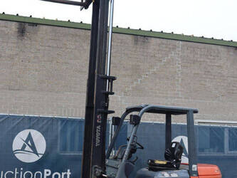 2002-toyota-02-7fdf30-1439501-46418665