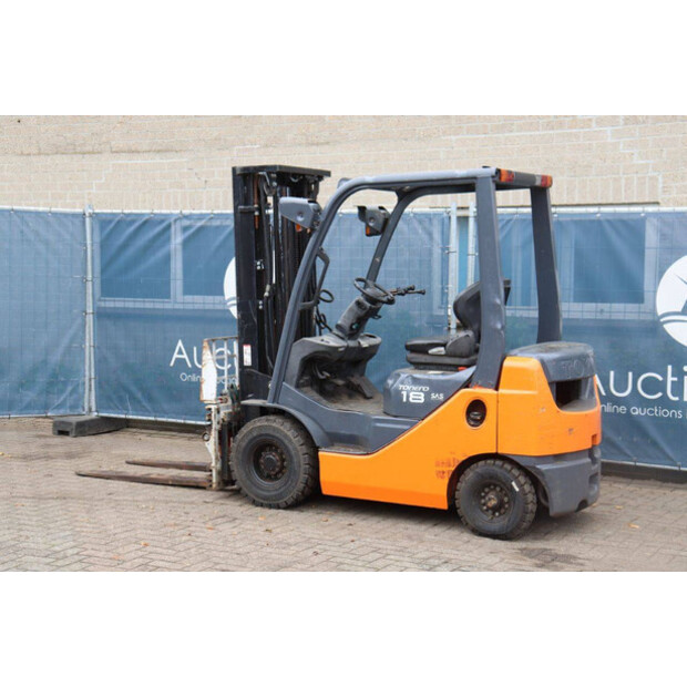 2013 Toyota 02-8FDF18-46418812