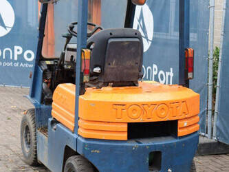 1992-toyota-02-5fd-15-1439508-46418886