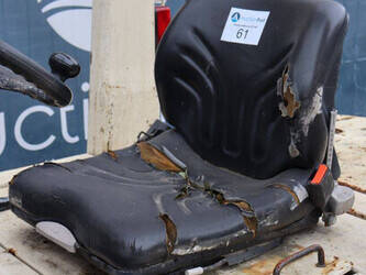 1990-nissan-eh02a25-1439510-46418976