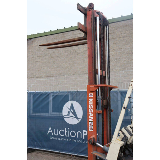 1990 NISSAN EH02A25-46418991