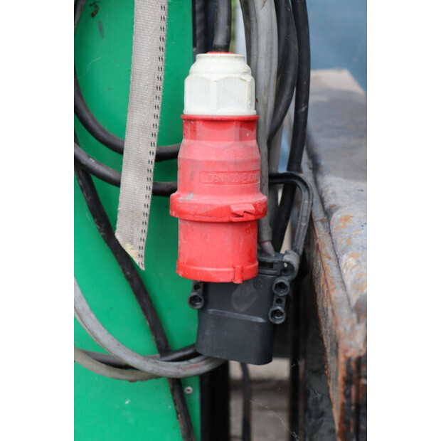 2004 ميتسوبيشي RB16KN-46419345