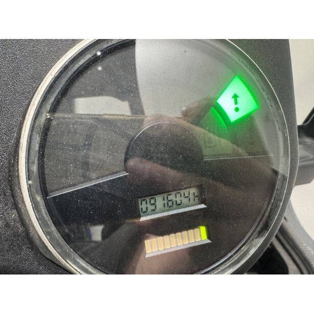 2006 Linde E25-02-46419401