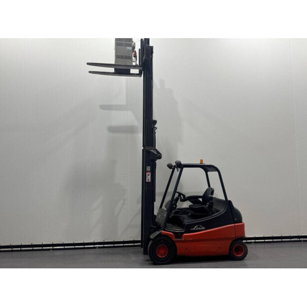 2006 Linde E25-02-46419407