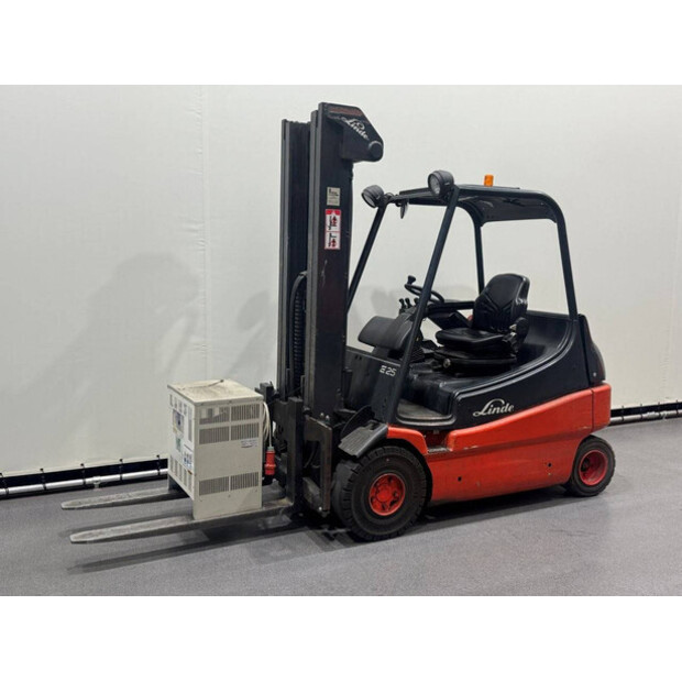 2006 Linde E25-02-46419413