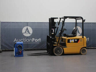Image de CHARIOTS ÉLÉVATEURS 2005 Caterpillar EP25K