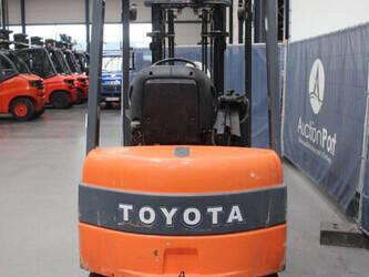 2007-toyota-7fbmf16-1439527-46419526