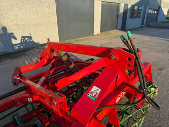 2004-unia-u680-46434013