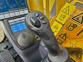 2007-komatsu-pc210lc-8-1439772-46435242