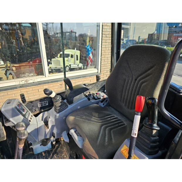 2014 KUBOTA U27-4-46435329