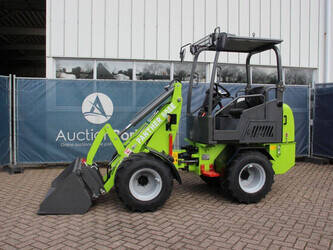 صورة ل شيولات 2026 بانثر 608E