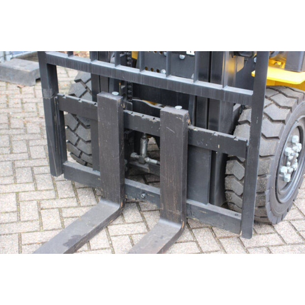 2025 LTMG FD40-46435977