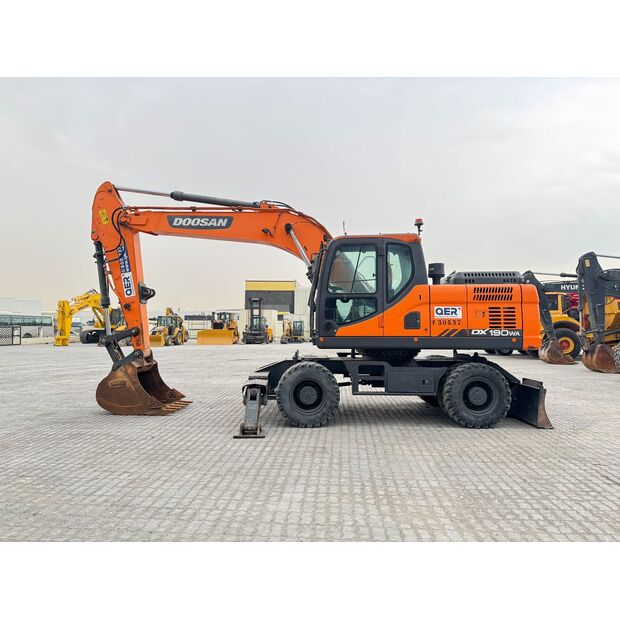 2023 Doosan DX190WA-46436628
