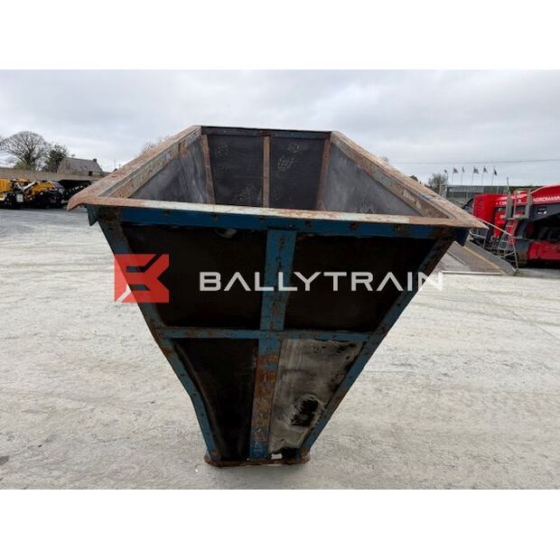 Christy Norris OTHERS-46444370