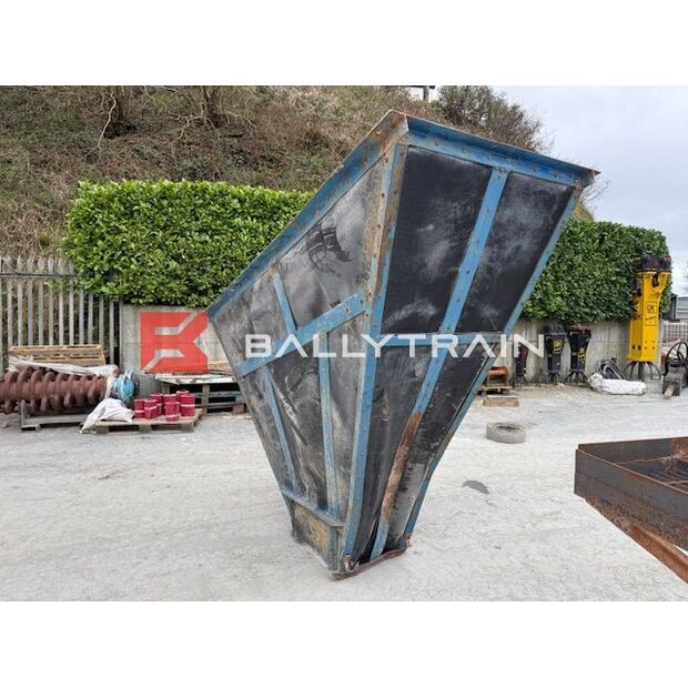 Christy Norris OTHERS-46444373