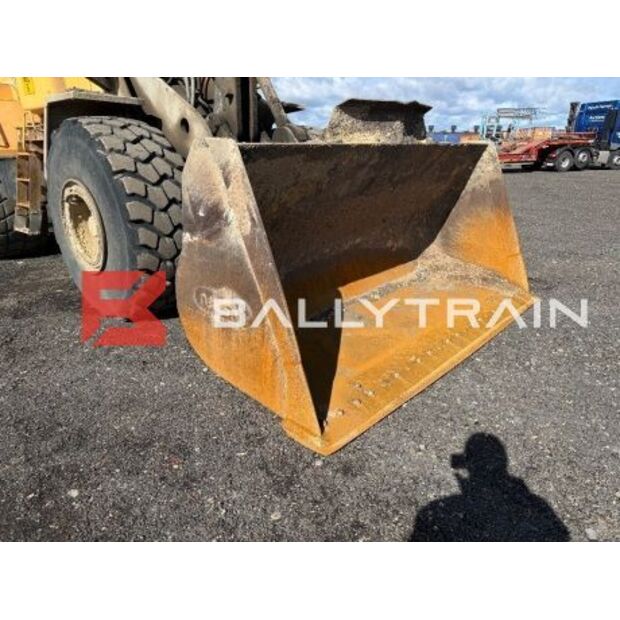 2004 فولفو L150E-46444759