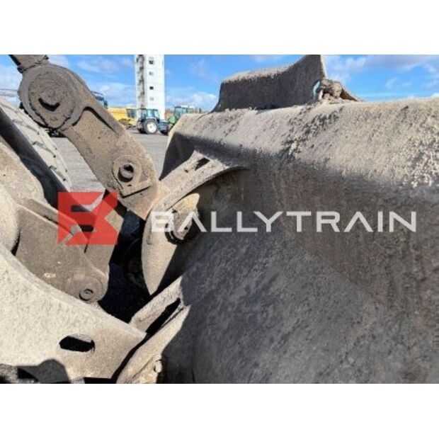 2004 فولفو L150E-46444763