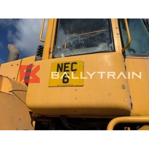 2004 فولفو L150E-46444767