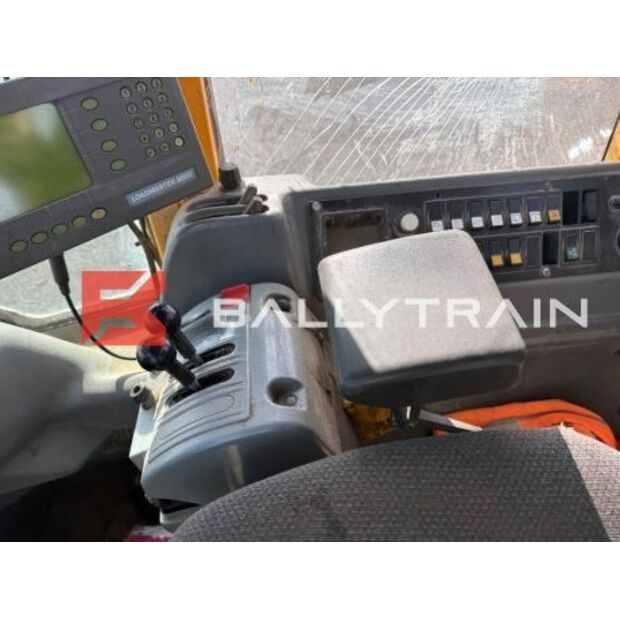 2004 فولفو L150E-46444781